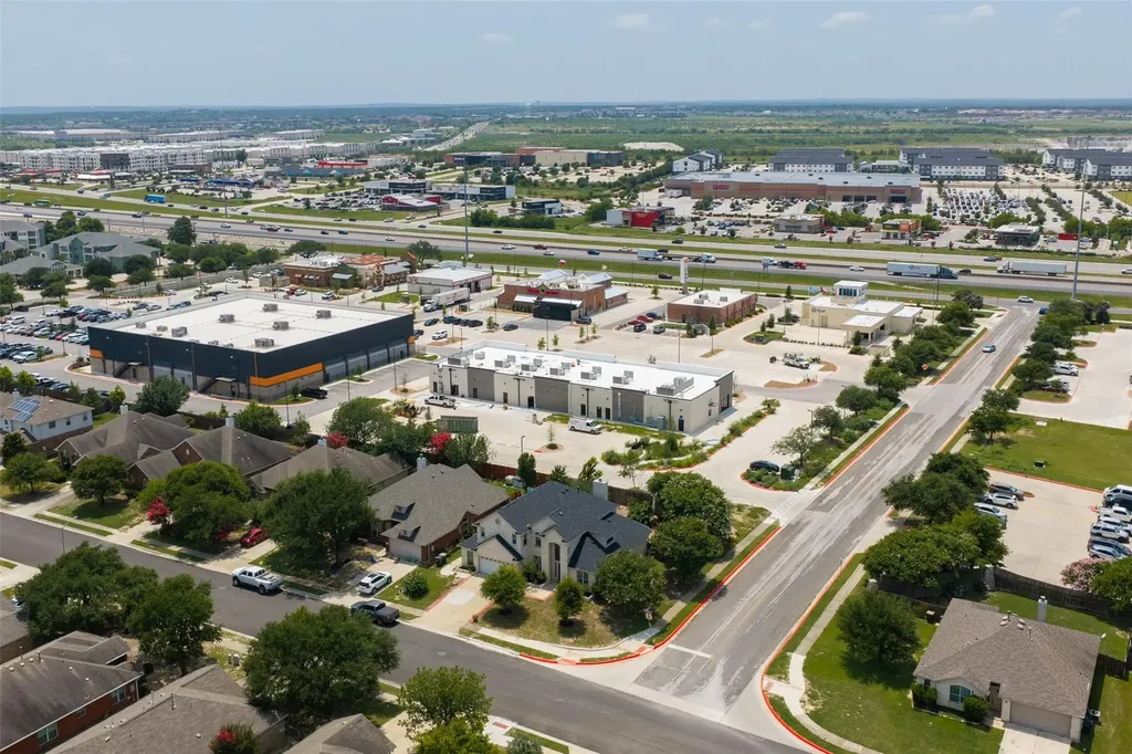 1689 Amberwood Loop Kyle TX 78640