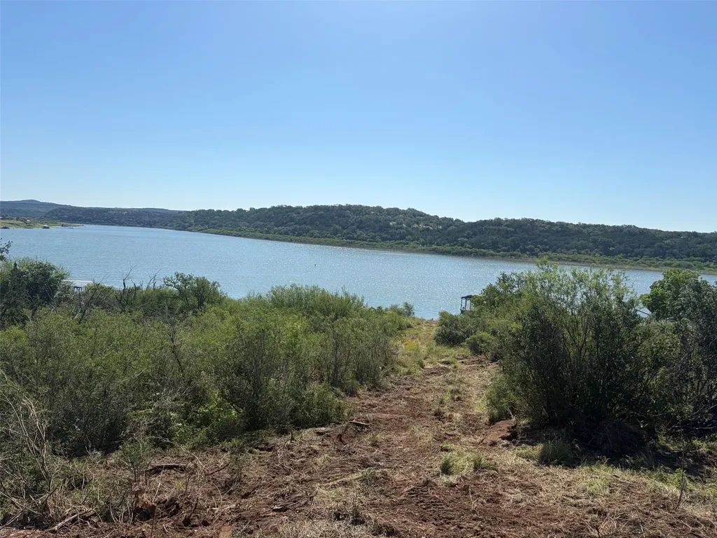 127 Lake View Drive Spicewood TX 78669
