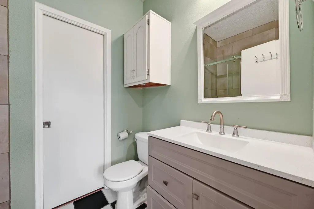 1910 Robbins Place Austin TX 78705