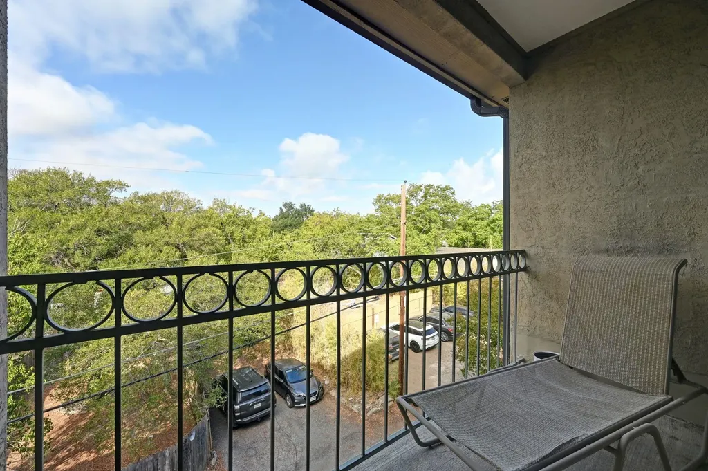 1910 Robbins Place Austin TX 78705