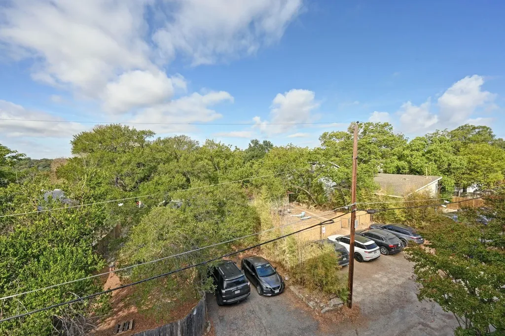 1910 Robbins Place Austin TX 78705