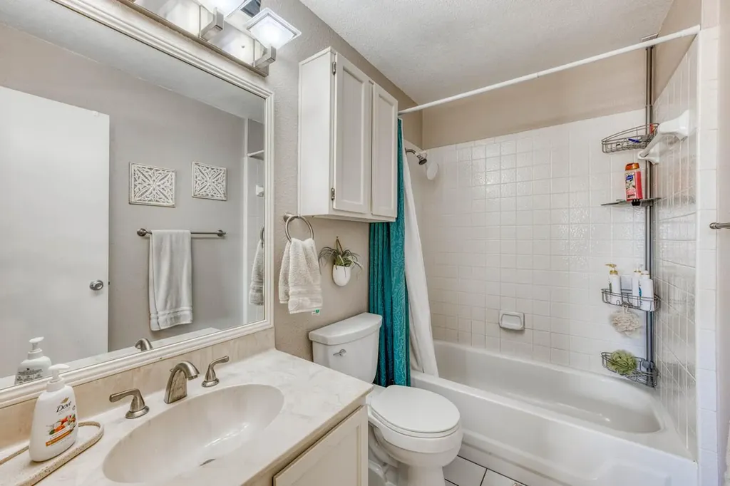 1100 The Cape Road Horseshoe Bay TX 78657