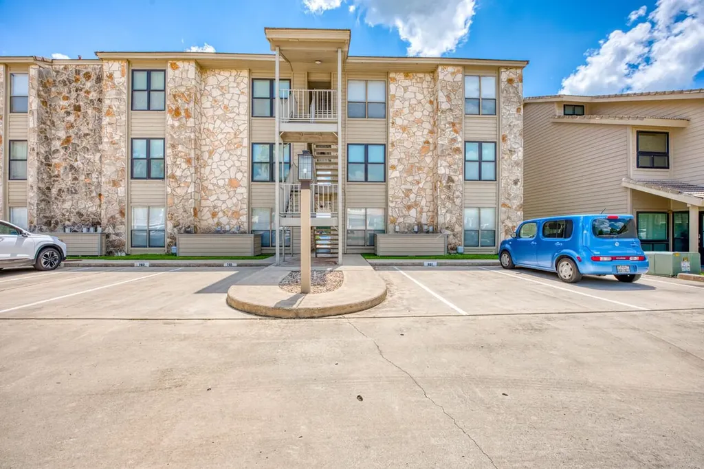1100 The Cape Road Horseshoe Bay TX 78657
