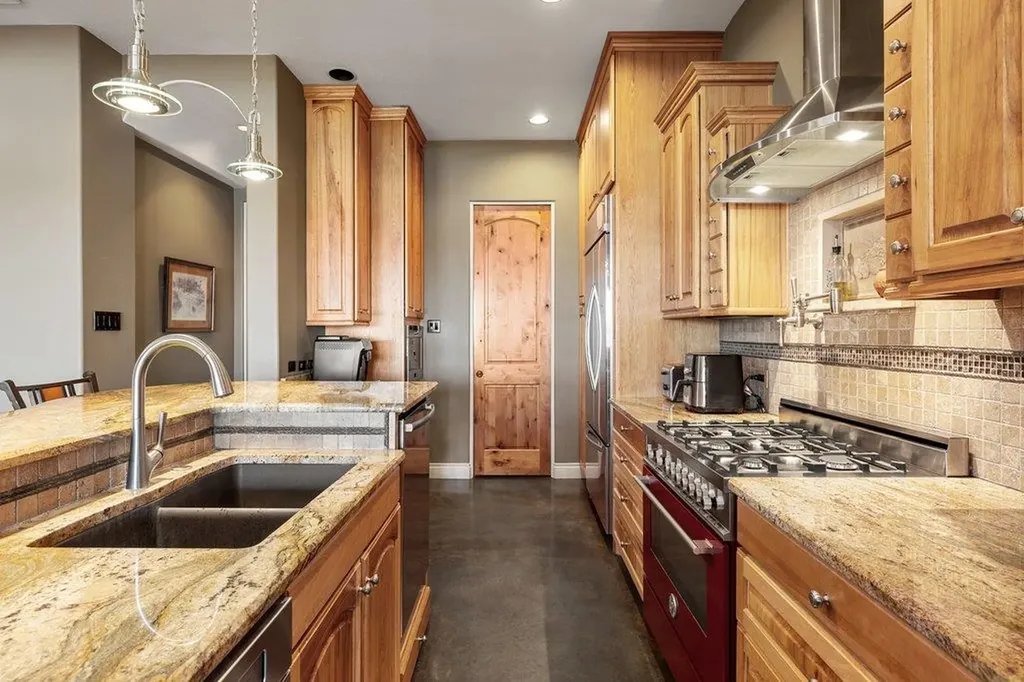 1310 Hurst Hollow Austin TX 78734
