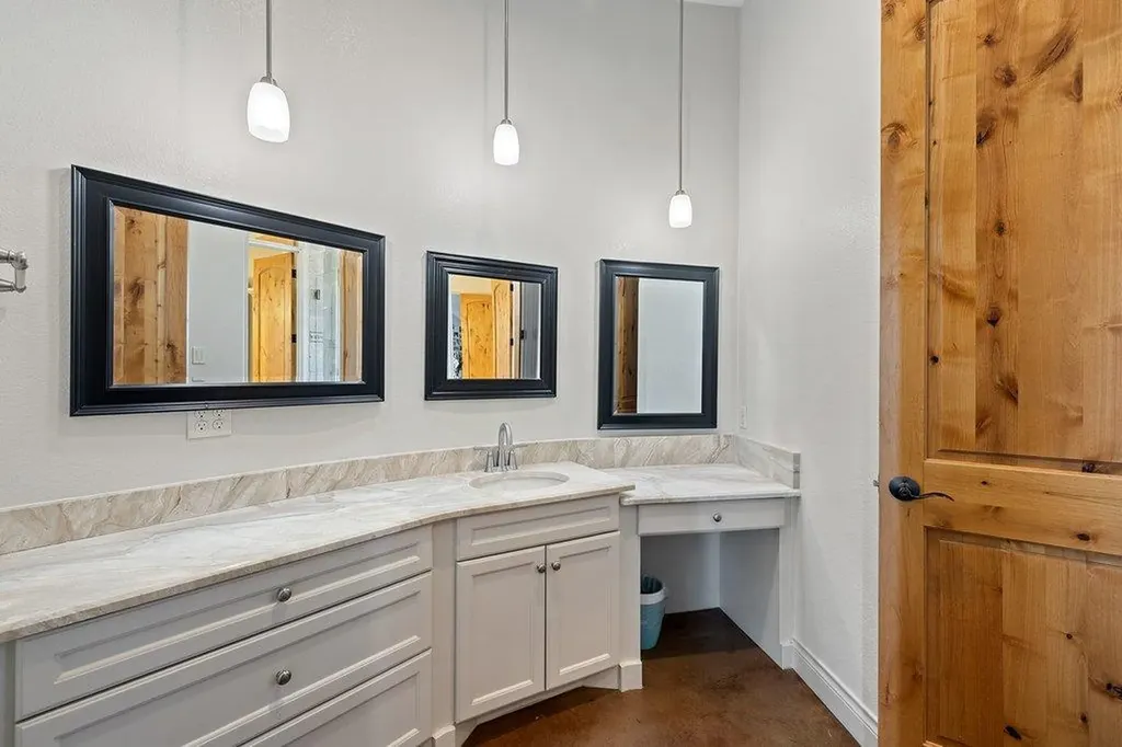 1310 Hurst Hollow Austin TX 78734