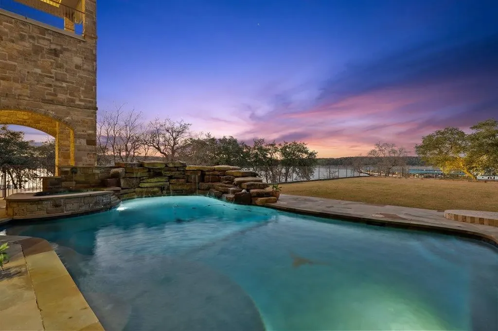 1310 Hurst Hollow Austin TX 78734