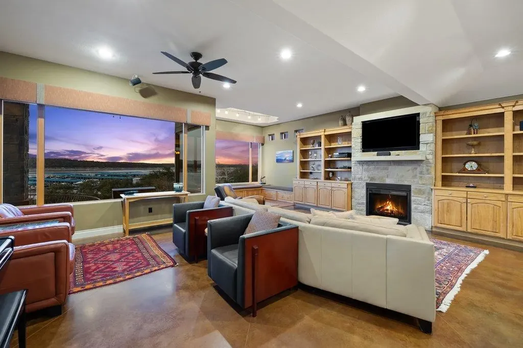 1310 Hurst Hollow Austin TX 78734
