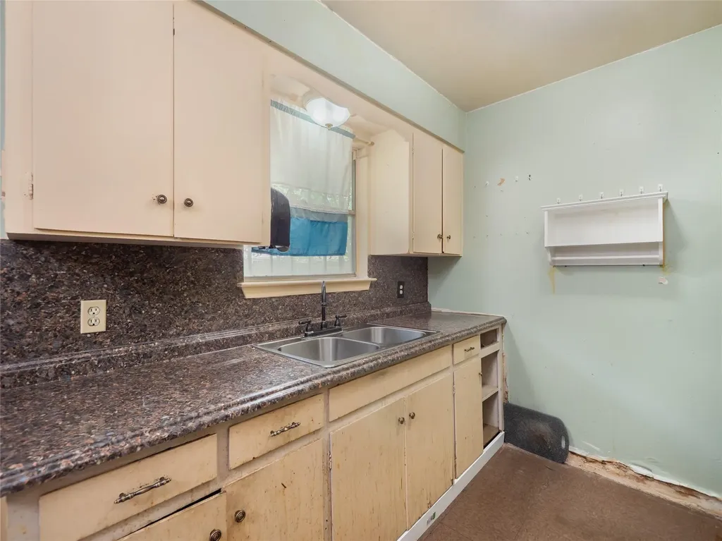 1021 Gardner Road Austin TX 78721