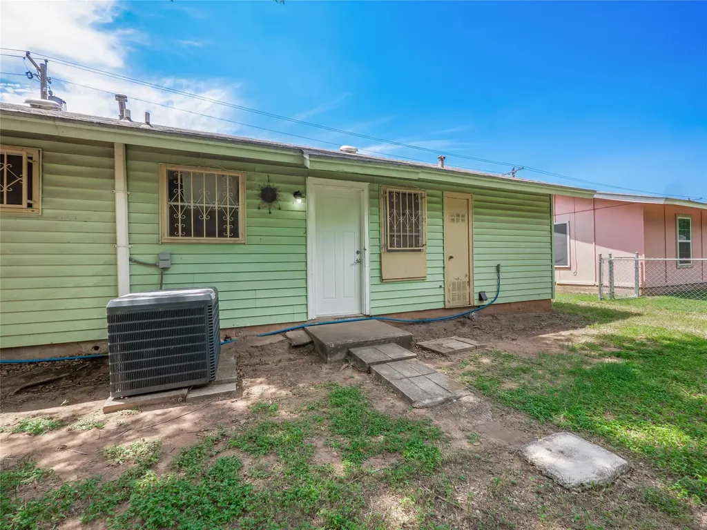 1021 Gardner Road Austin TX 78721