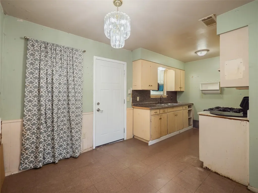 1021 Gardner Road Austin TX 78721