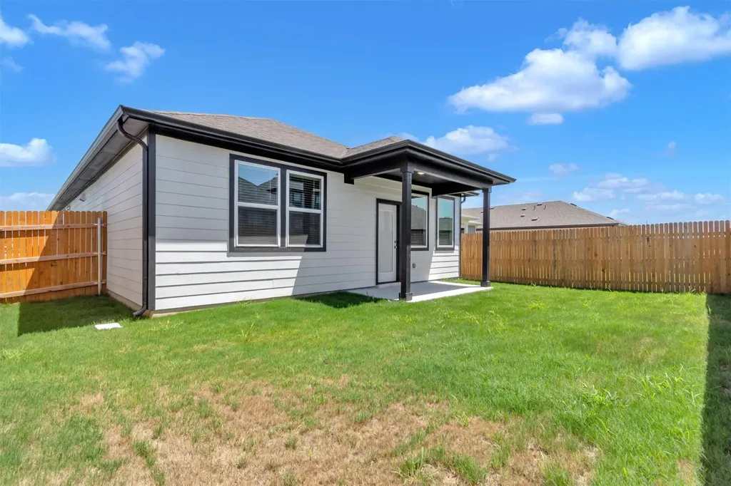 130 Hornet Street Elgin TX 78621