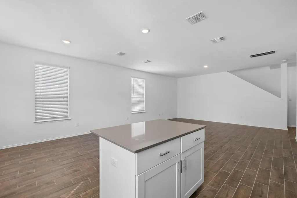 1605 Holly Lake Drive Leander TX 78641
