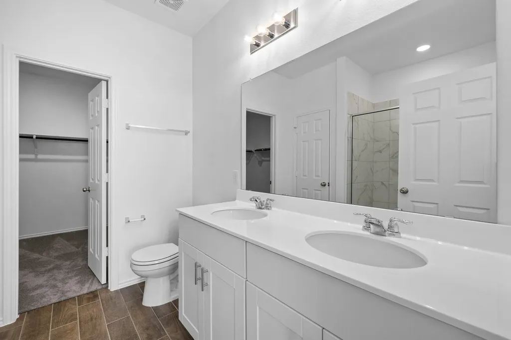 1605 Holly Lake Drive Leander TX 78641