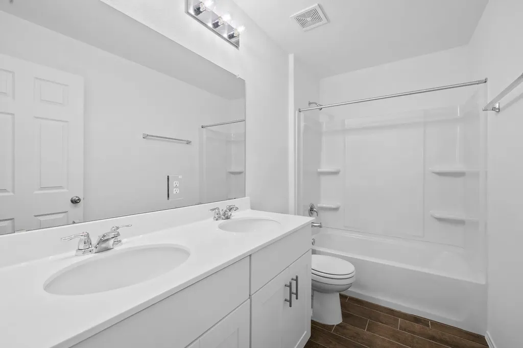 1605 Holly Lake Drive Leander TX 78641