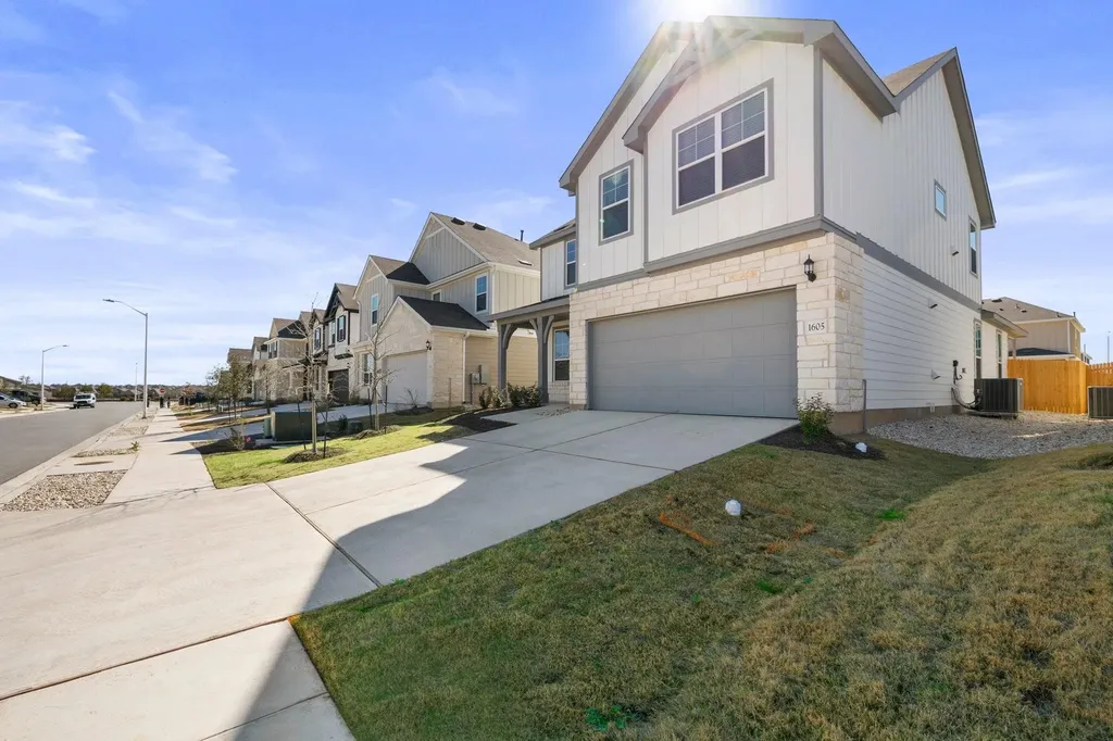 1605 Holly Lake Drive Leander TX 78641