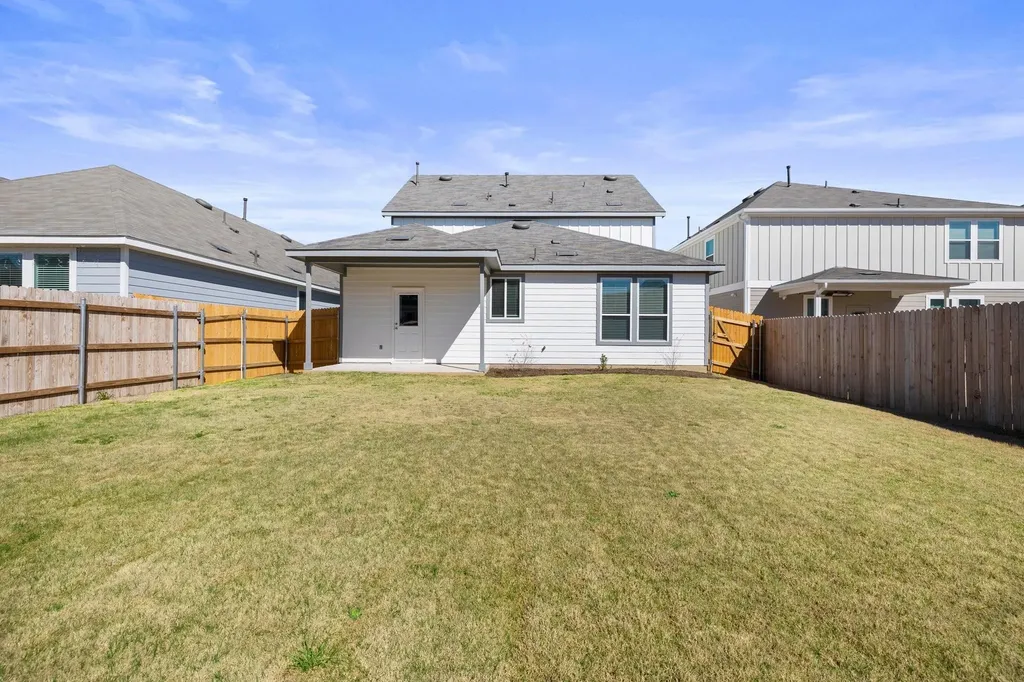 1605 Holly Lake Drive Leander TX 78641