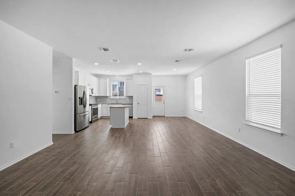 1605 Holly Lake Drive Leander TX 78641