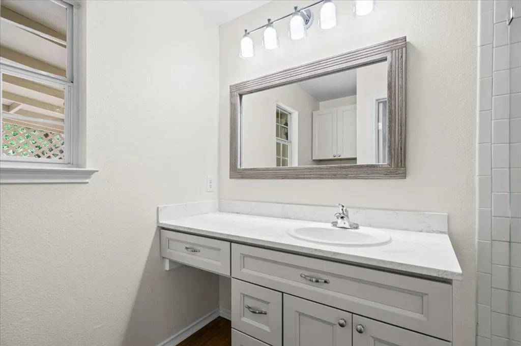 1404 Sir Thopas Trail Austin TX 78748