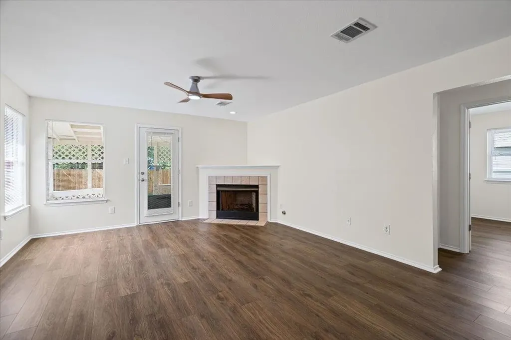 1404 Sir Thopas Trail Austin TX 78748