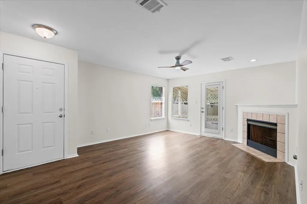 1404 Sir Thopas Trail Austin TX 78748