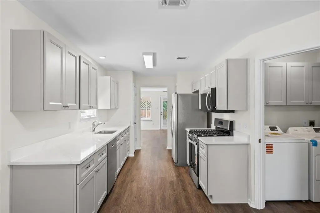 1404 Sir Thopas Trail Austin TX 78748