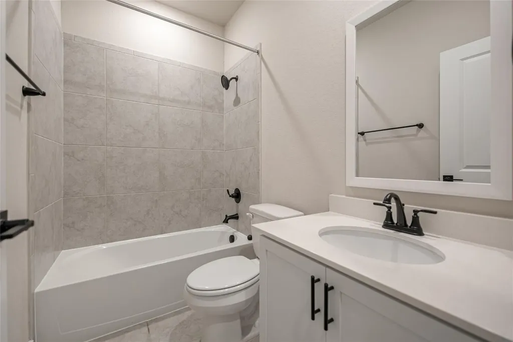 207 Flora Springs Cove Liberty Hill TX 78642