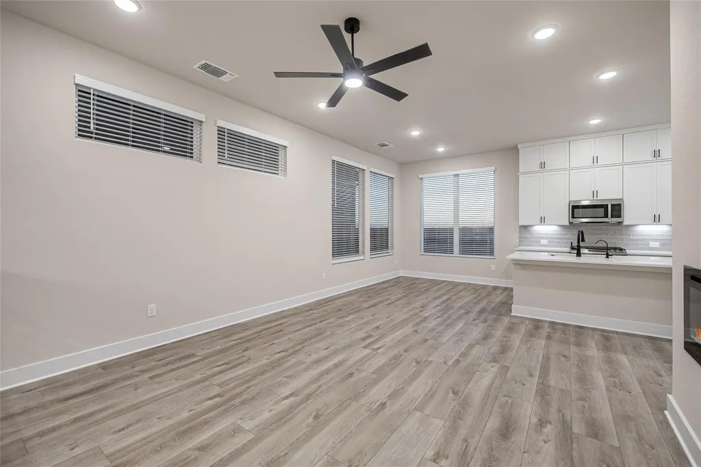 207 Flora Springs Cove Liberty Hill TX 78642
