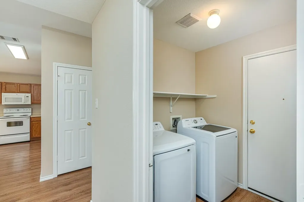 210 Carol Avenue Leander TX 78641
