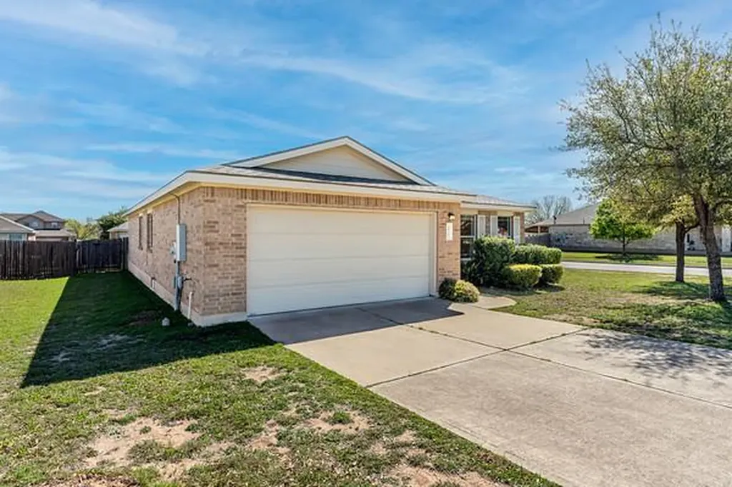 210 Carol Avenue Leander TX 78641