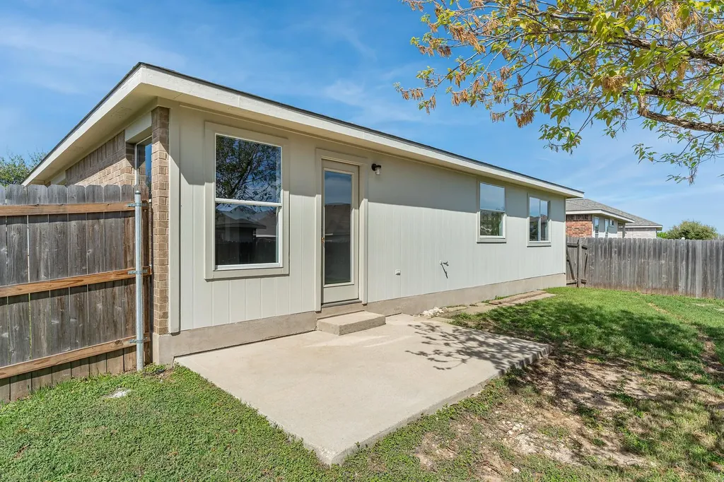 210 Carol Avenue Leander TX 78641