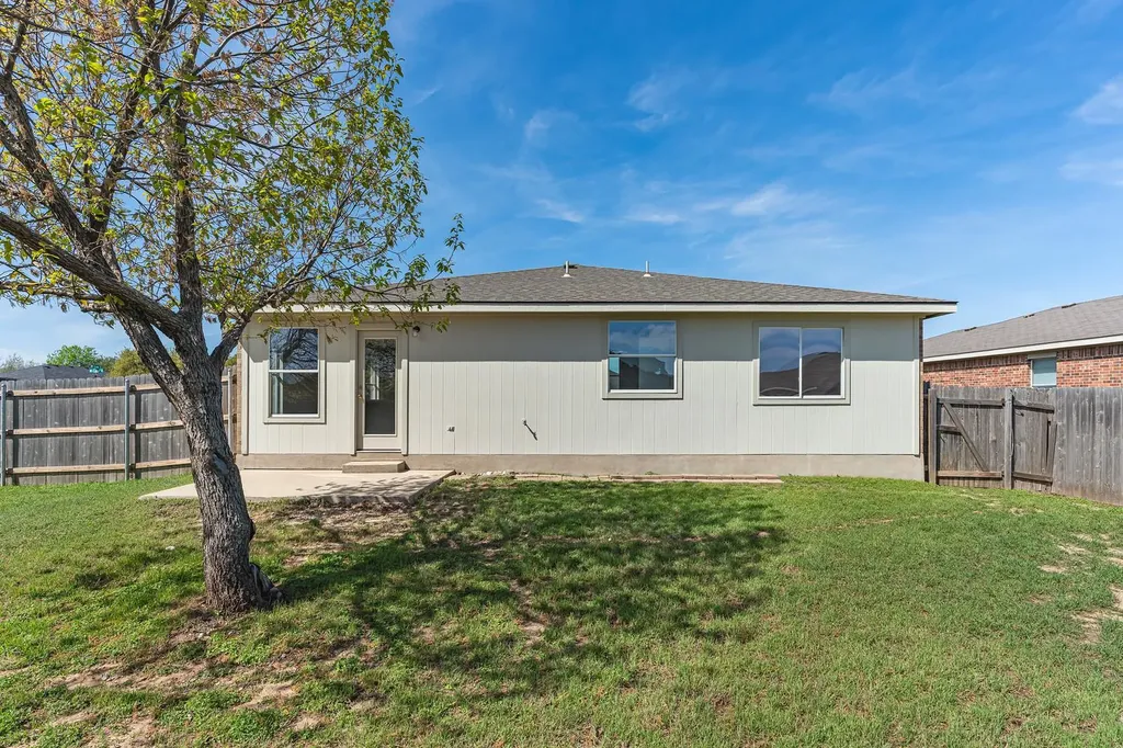 210 Carol Avenue Leander TX 78641