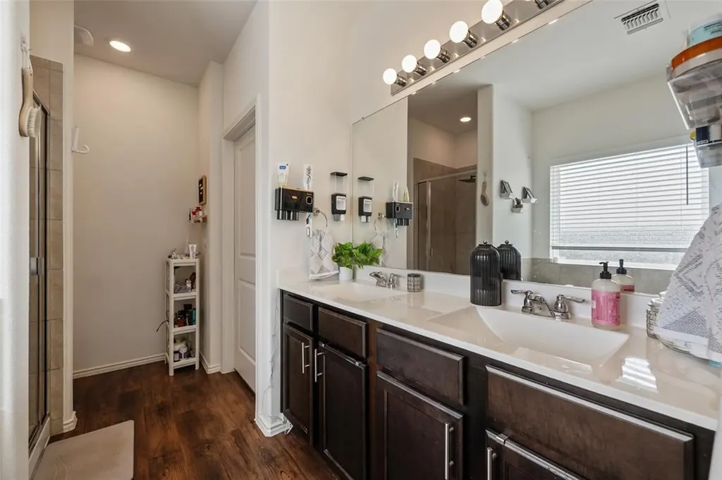 7304 Fall Ray Drive Del Valle TX 78617