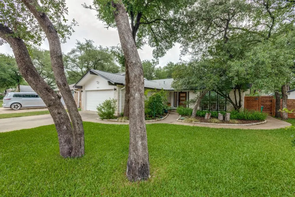 7413 Fireoak Drive Austin TX 78759