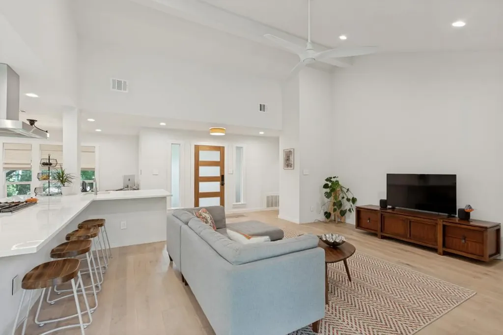 7413 Fireoak Drive Austin TX 78759
