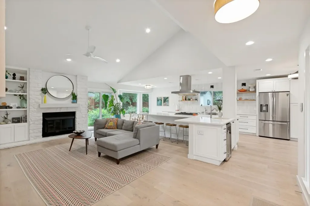 7413 Fireoak Drive Austin TX 78759