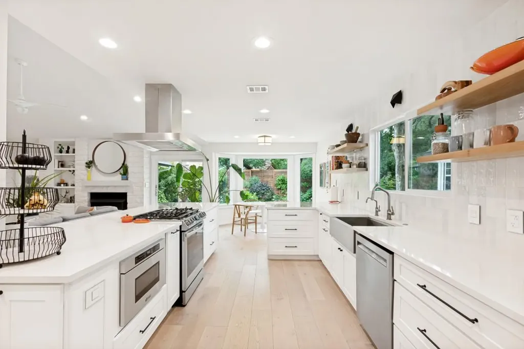 7413 Fireoak Drive Austin TX 78759
