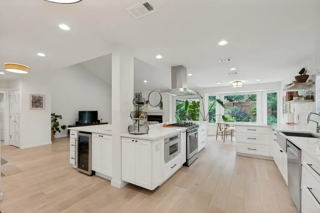 7413 Fireoak Drive Austin TX 78759