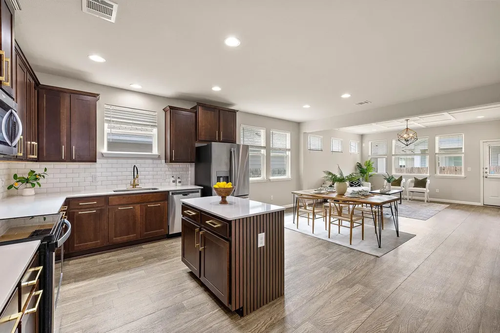 316 E Broade Street Leander TX 78641
