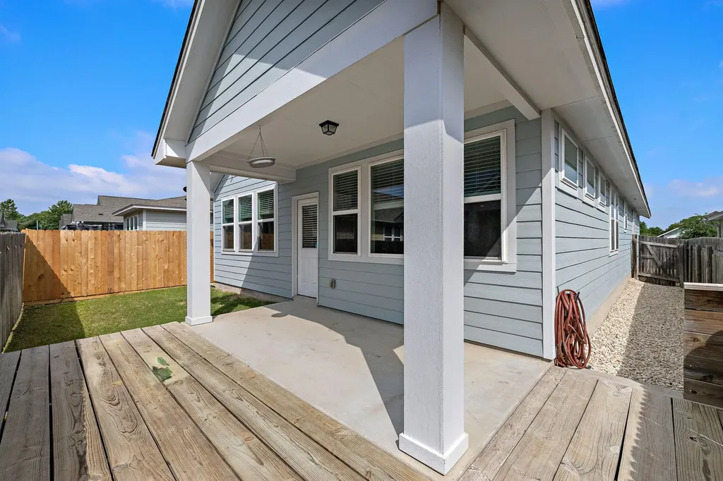 316 E Broade Street Leander TX 78641