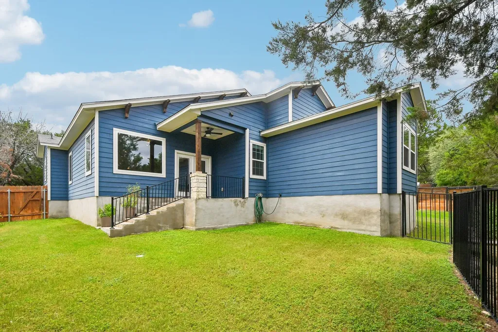 2909 Davis Cove Lago Vista TX 78645