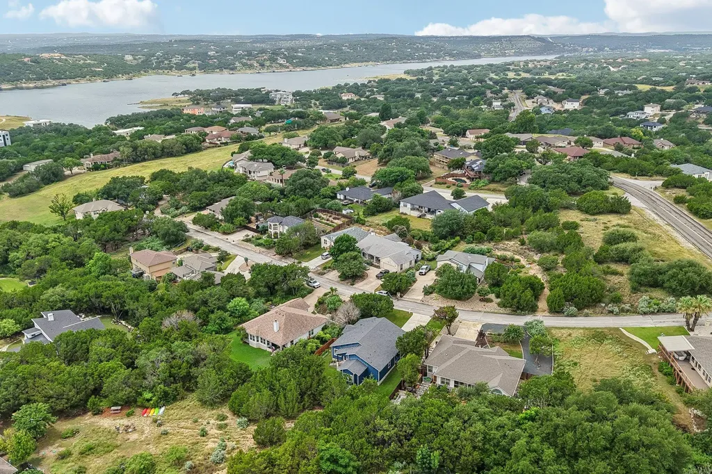 2909 Davis Cove Lago Vista TX 78645