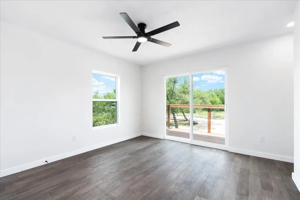 5203 Cueva Drive Austin TX 78738