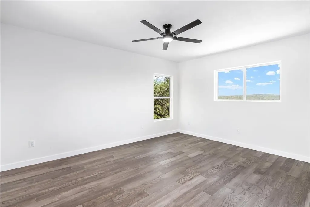 5203 Cueva Drive Austin TX 78738