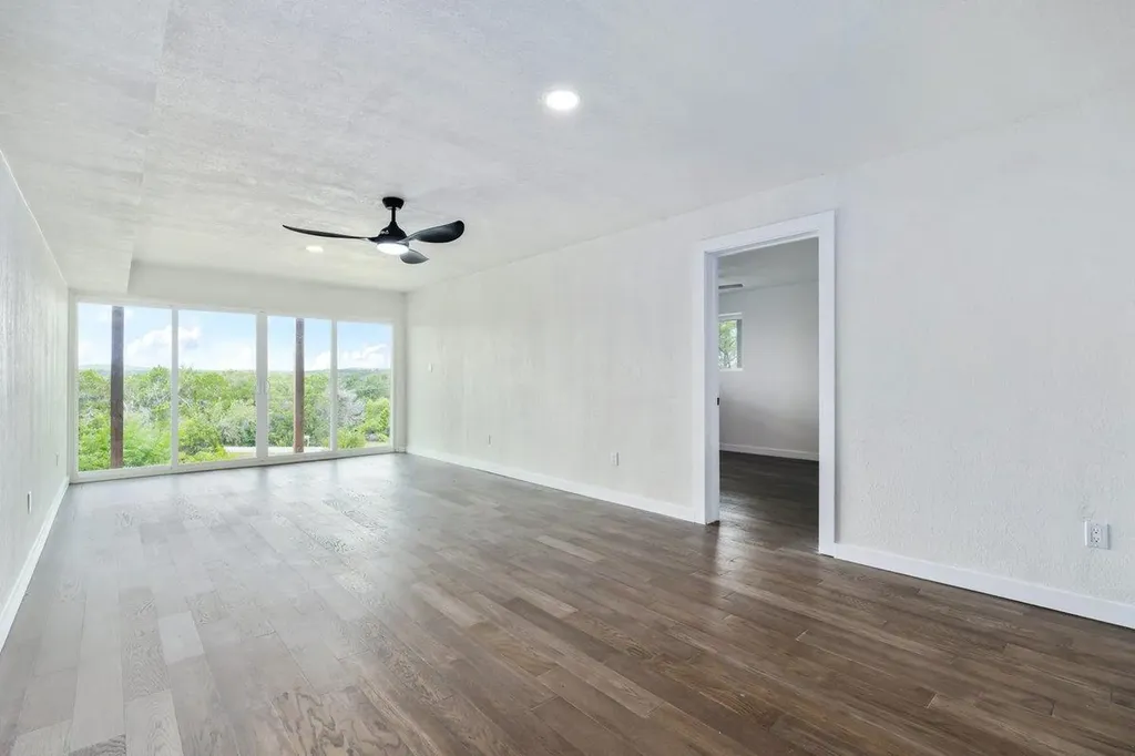 5203 Cueva Drive Austin TX 78738