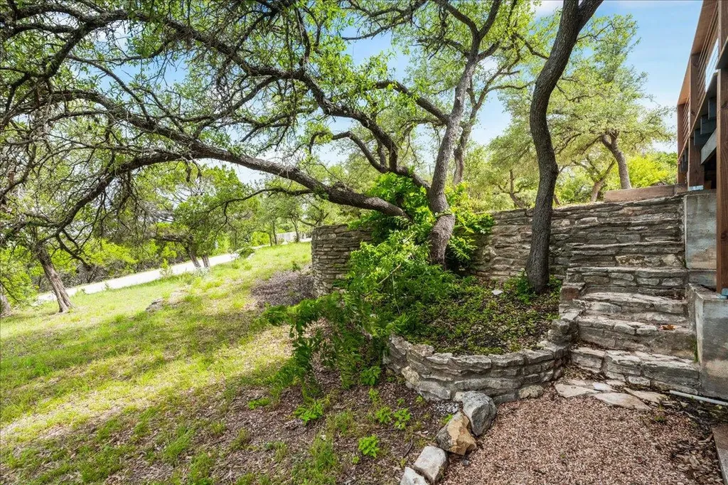 5203 Cueva Drive Austin TX 78738
