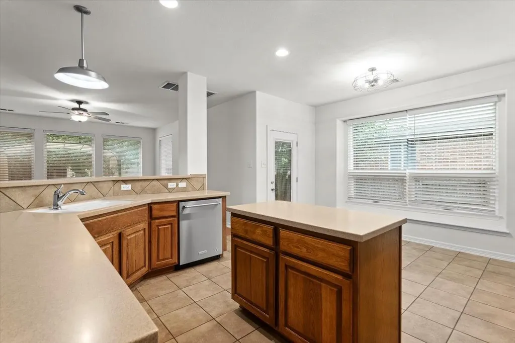 2304 Village View Loop Pflugerville TX 78660