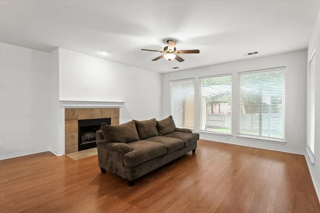 2304 Village View Loop Pflugerville TX 78660