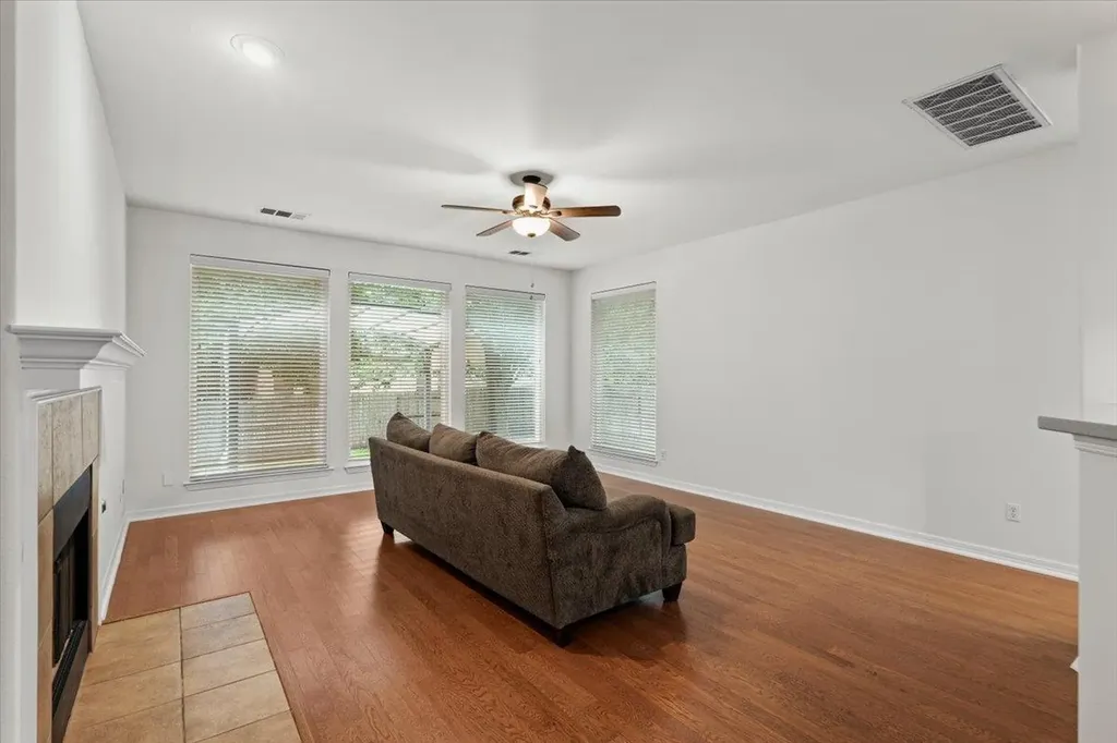 2304 Village View Loop Pflugerville TX 78660
