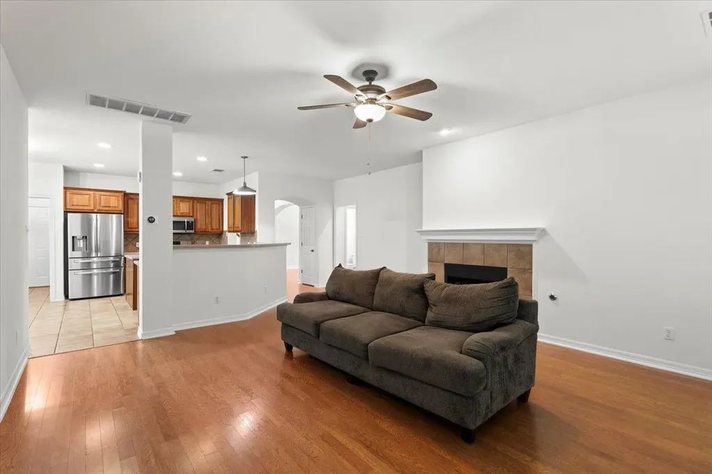 2304 Village View Loop Pflugerville TX 78660