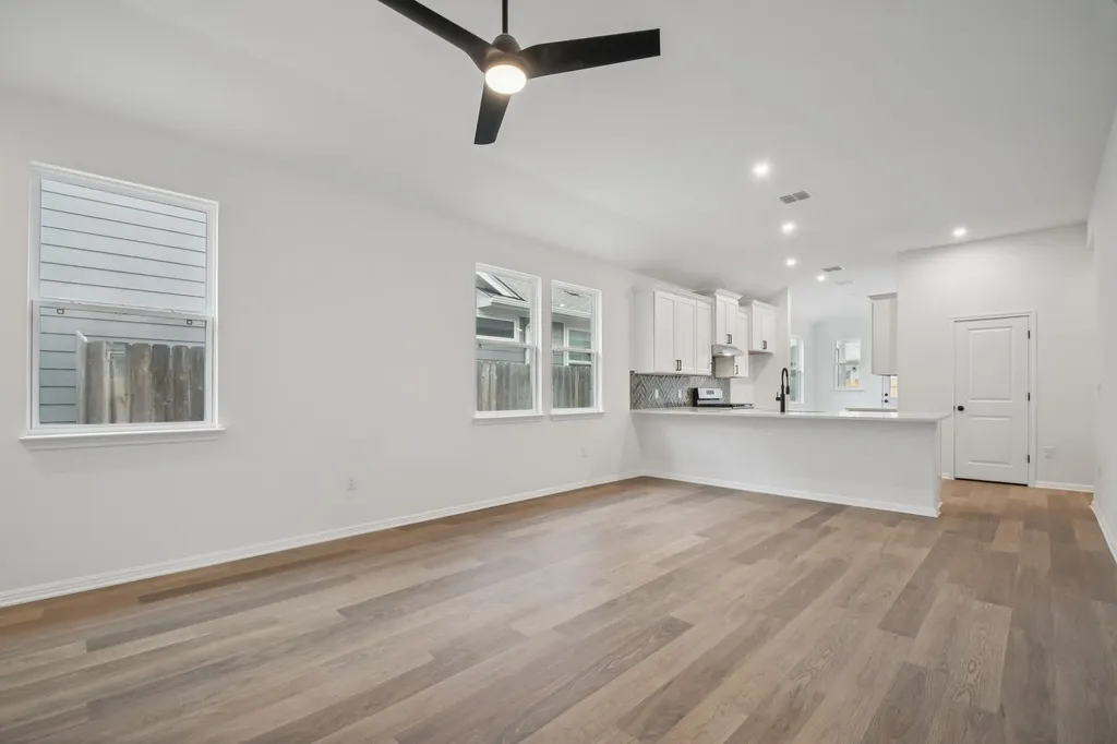 509 Porter Country Parkway Buda TX 78610